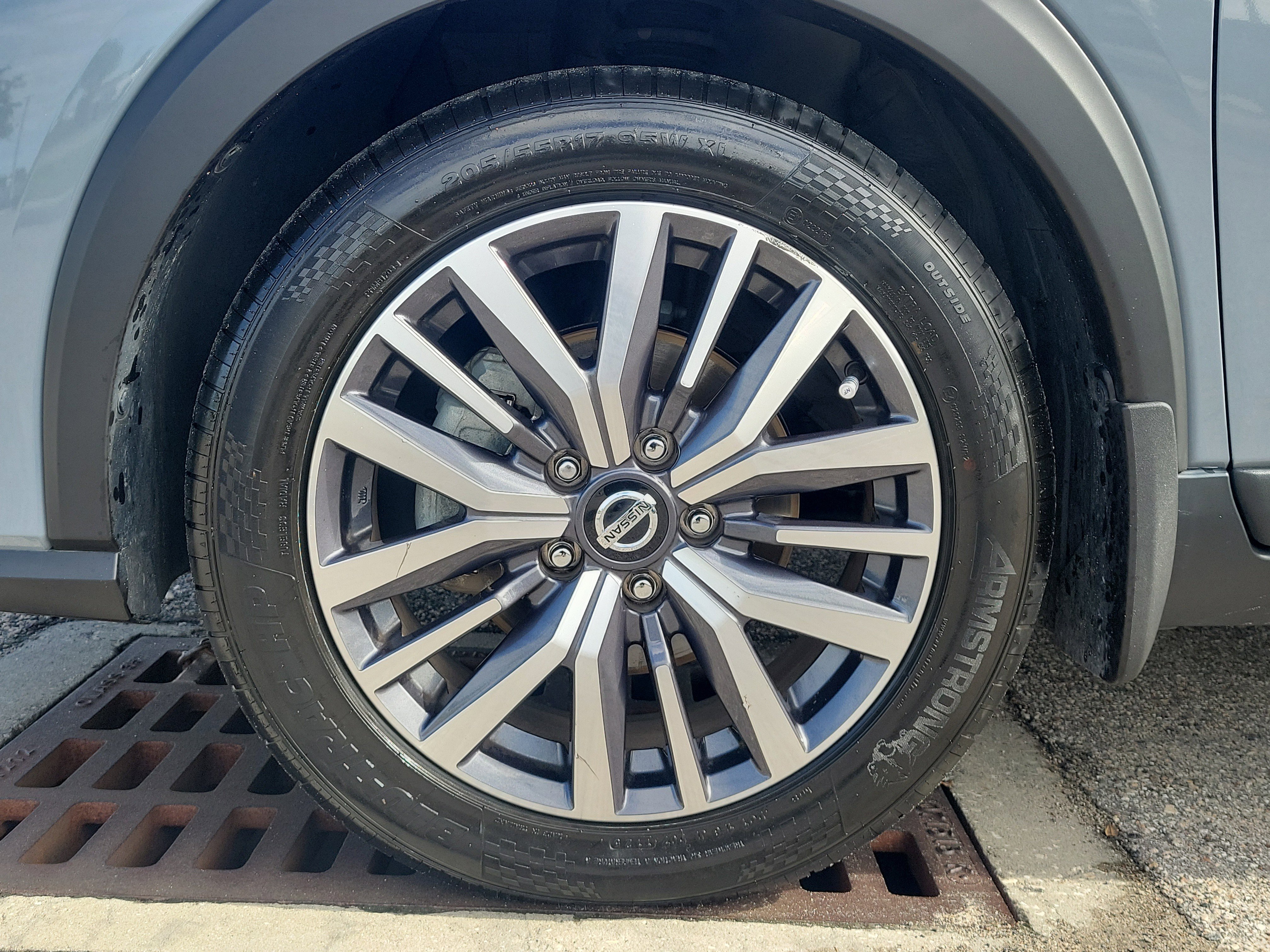 Certified 2021 Nissan Kicks SV FWD image 10