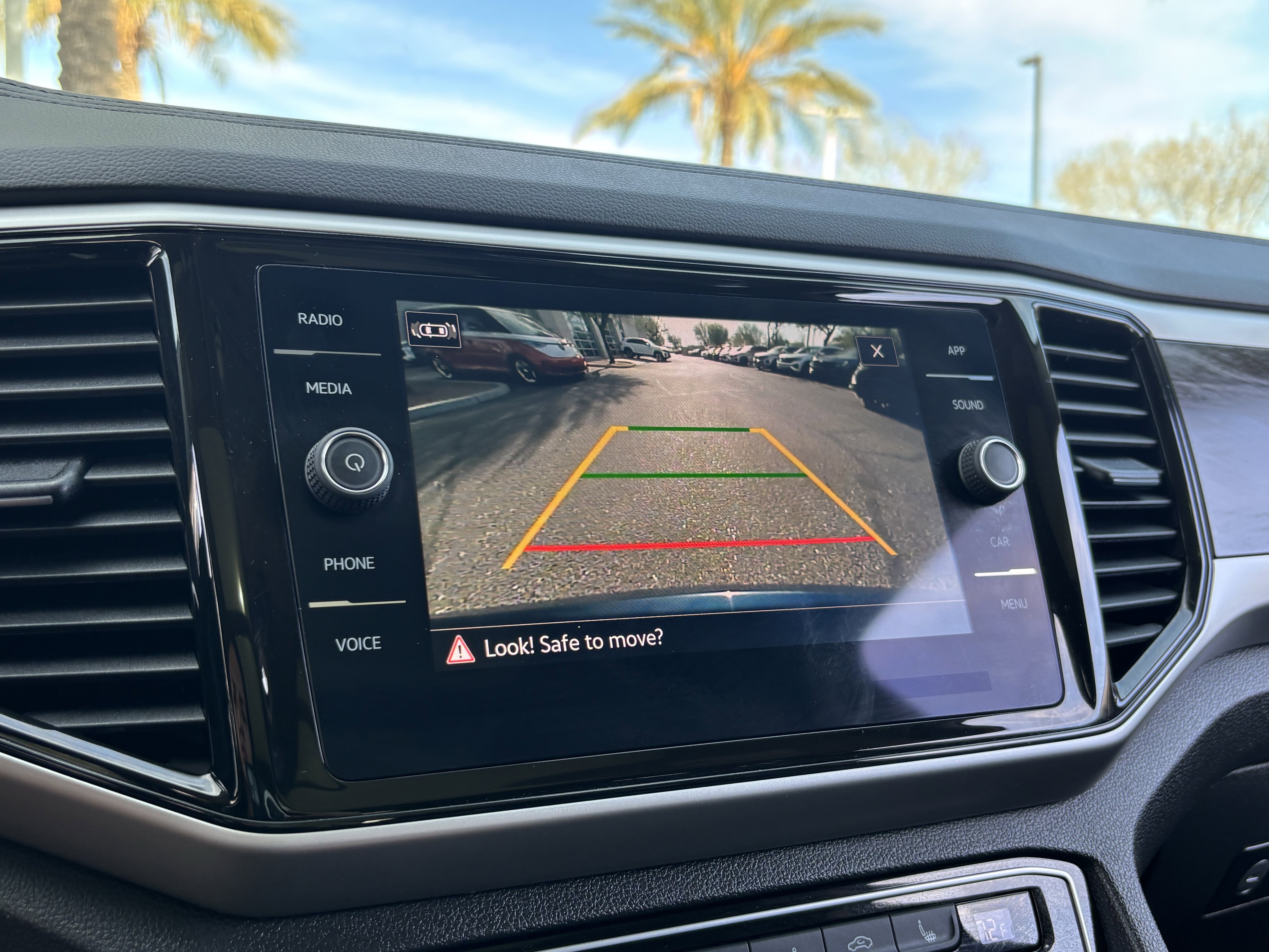 Used 2022 Volkswagen Atlas SE w/ Panoramic Sunroof Package image 22