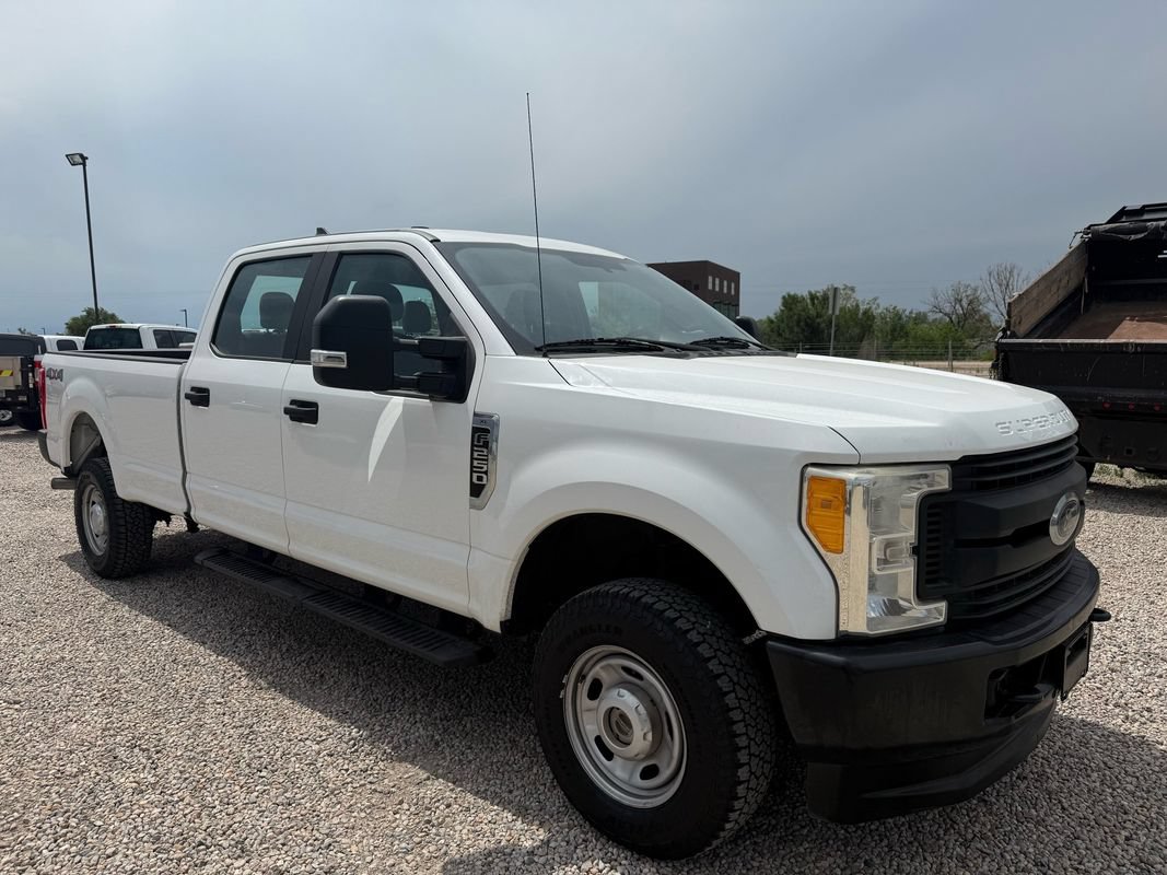 Used 2017 Ford F250 XL w/ Power Equipment Group AWD/4WD image 1