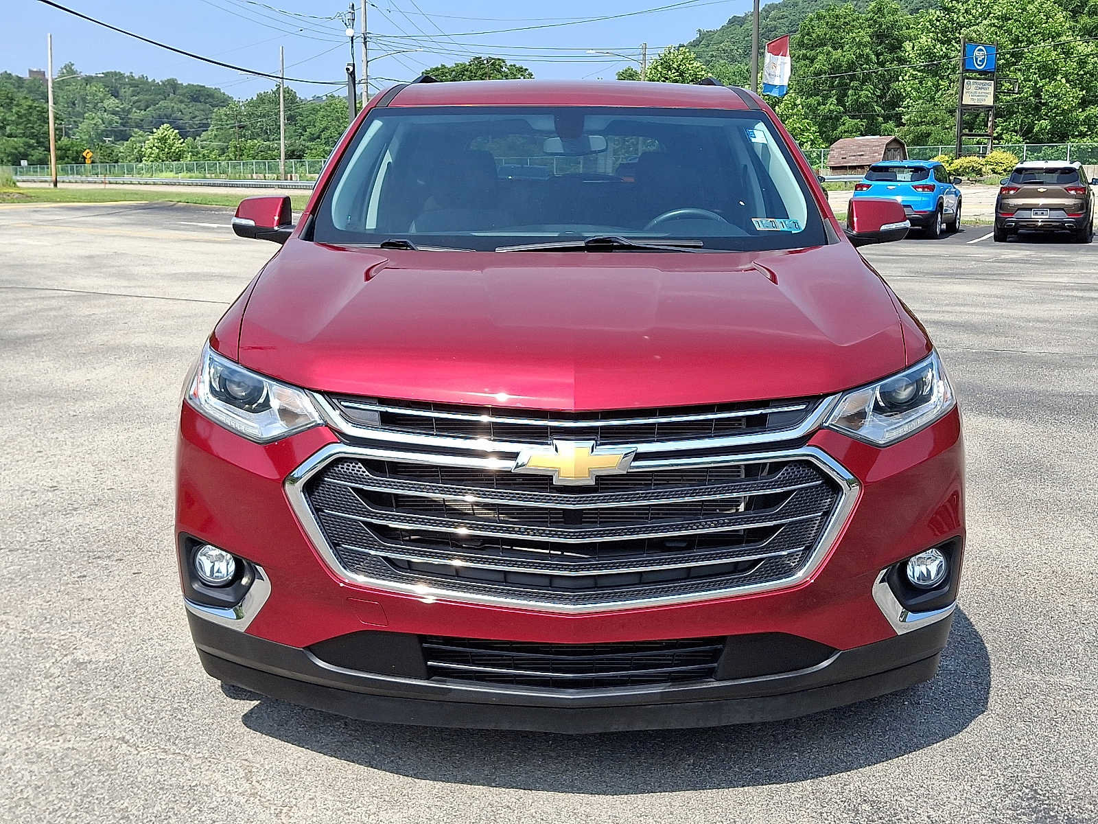 Used 2021 Chevrolet Traverse LT FWD image 2