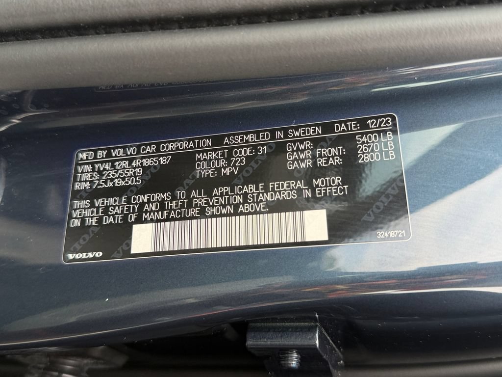 Certified 2024 Volvo XC60 B5 Plus w/ Climate Package AWD/4WD image 30