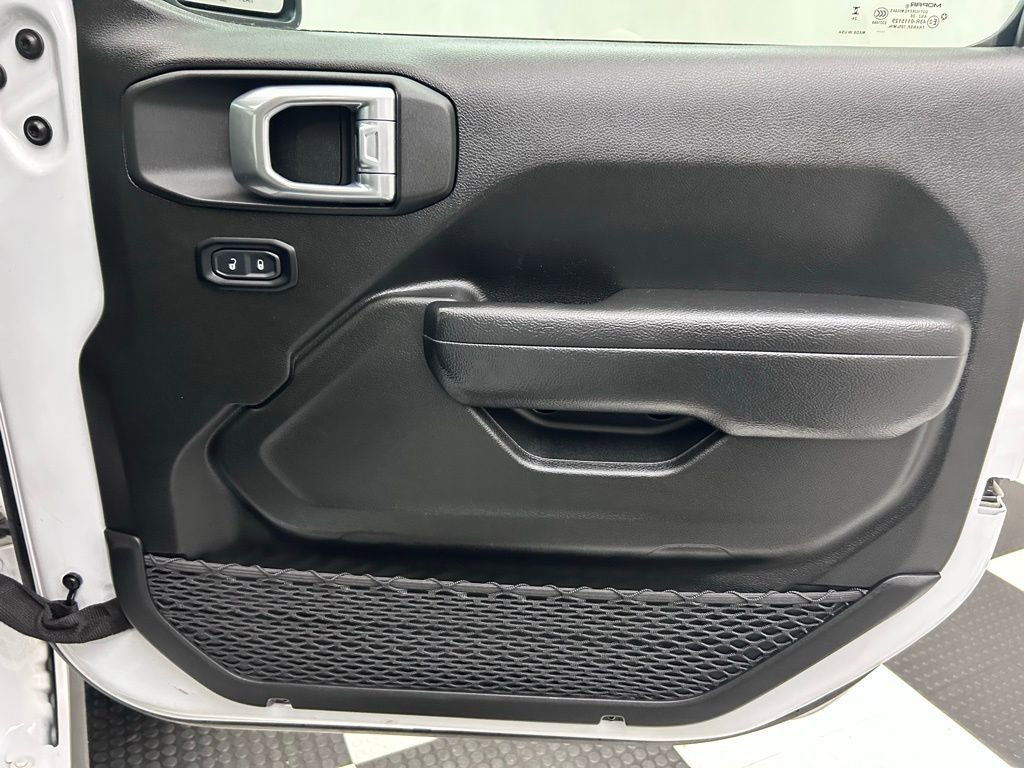 Certified 2025 Jeep Wrangler Unlimited Rubicon image 16