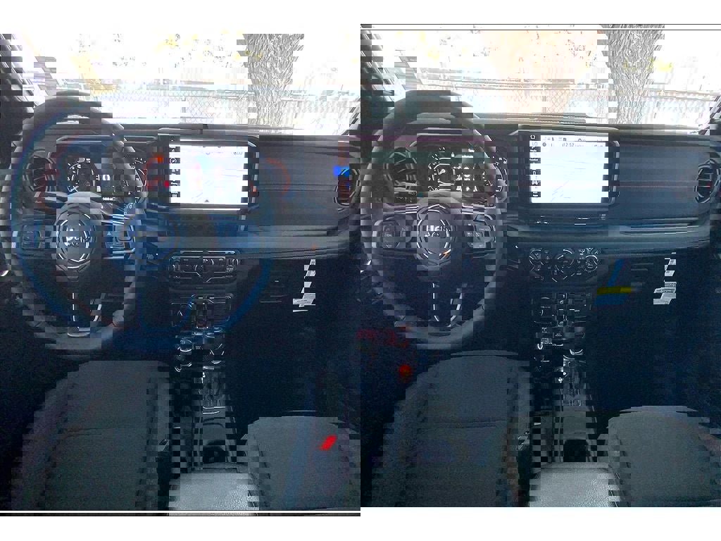 Used 2024 Jeep Wrangler Unlimited Rubicon w/ Technology Group image 16