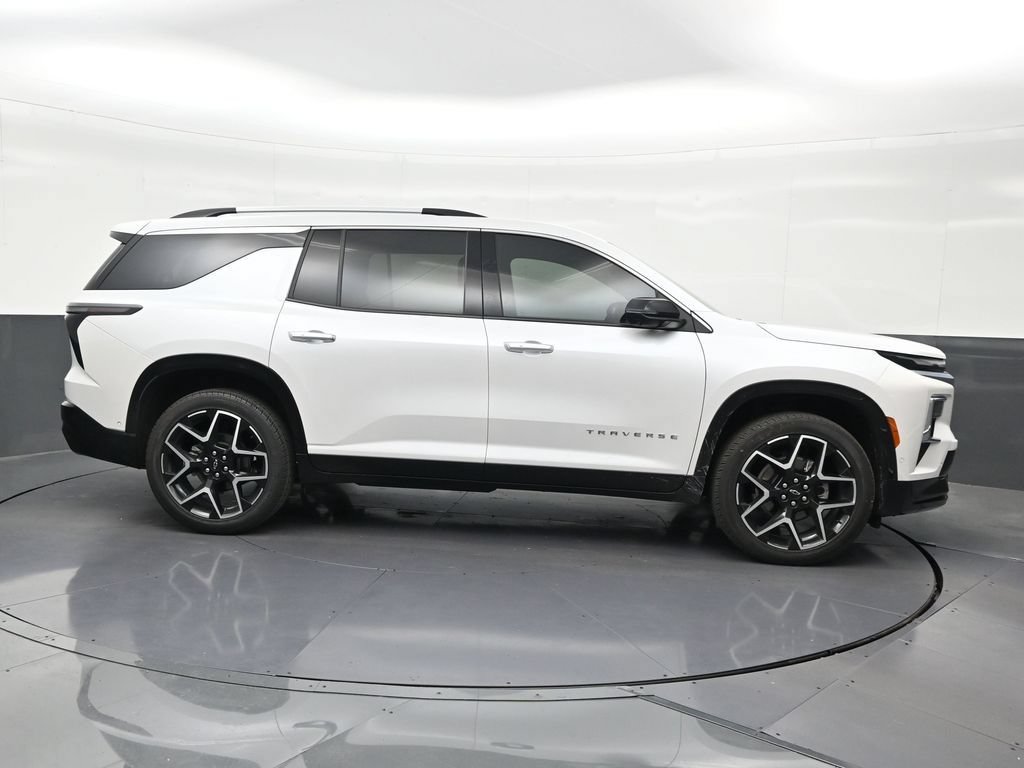 Used 2025 Chevrolet Traverse High Country FWD image 7
