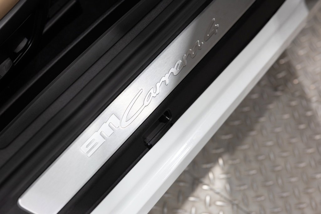 Used 2024 Porsche 911 Carrera image 31