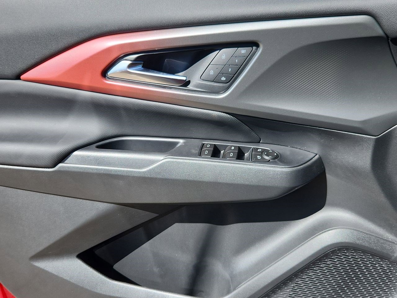 New 2026 Chevrolet Equinox EV RS image 26