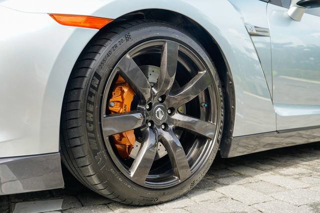 Used 2010 Nissan GT-R Premium AWD/4WD image 42