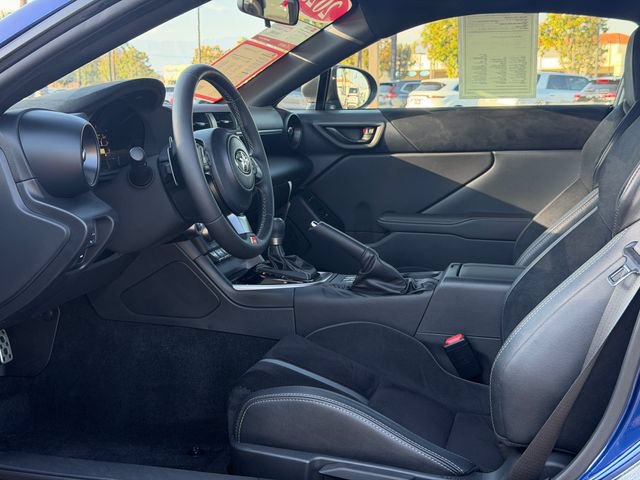 Used 2025 Toyota GR86 Premium w/ ALL Weather Mat Package (TMS) RWD image 15