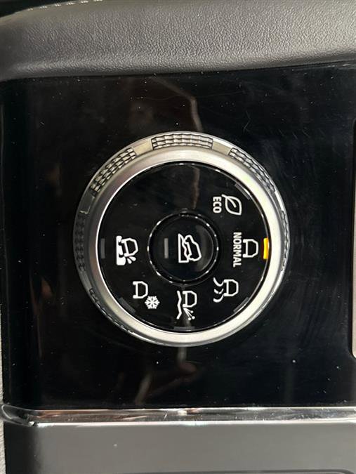 Used 2024 Mitsubishi Outlander SE image 49