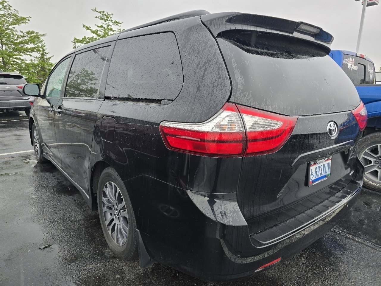 Used 2018 Toyota Sienna XLE w/ XLE Navigation Package FWD image 5
