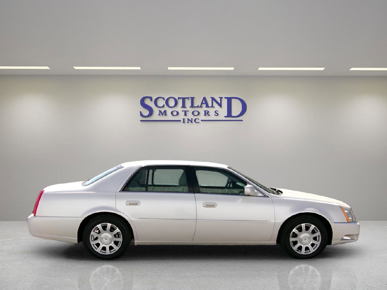 Used 2011 Cadillac DTS image 5