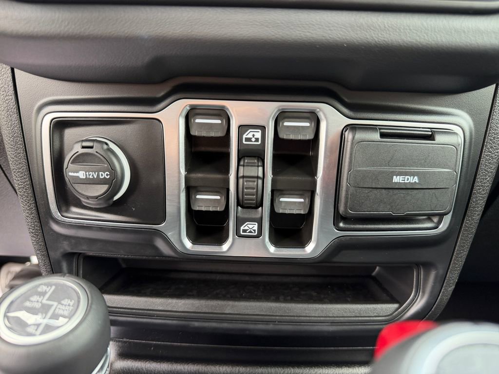 Used 2024 Jeep Wrangler High Altitude AWD/4WD image 27