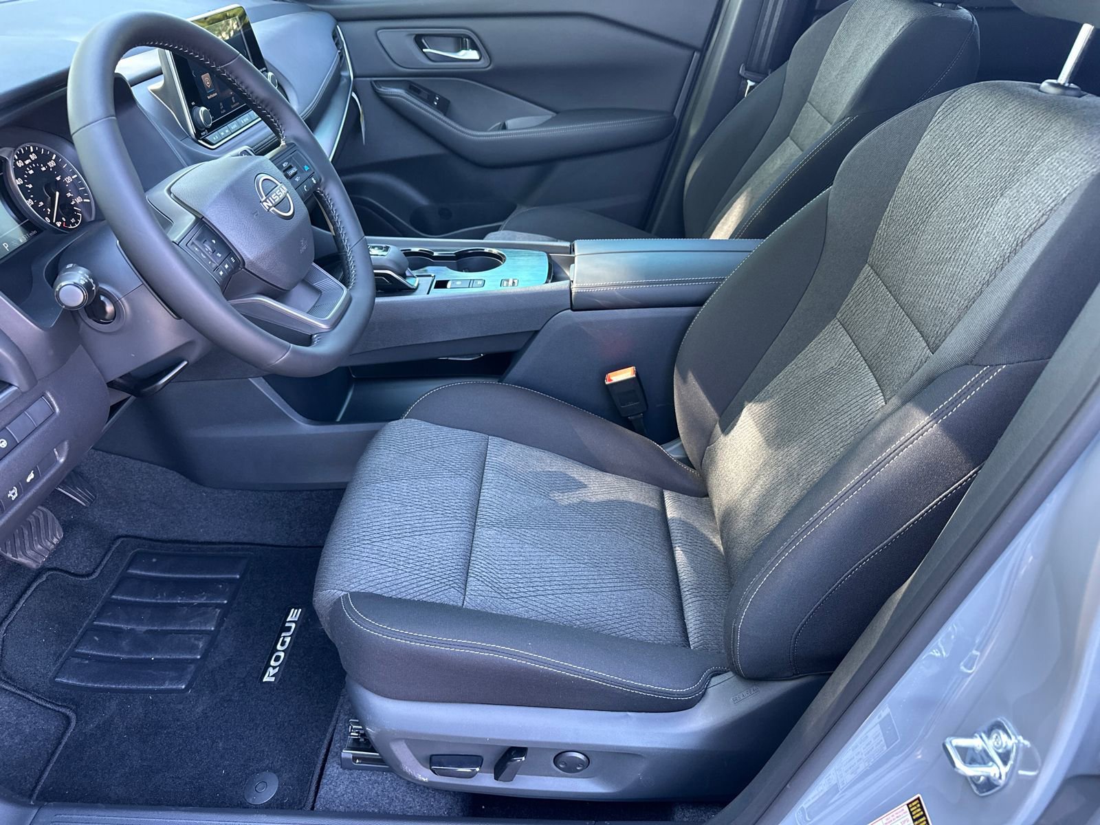 New 2026 Nissan Rogue SV FWD image 6