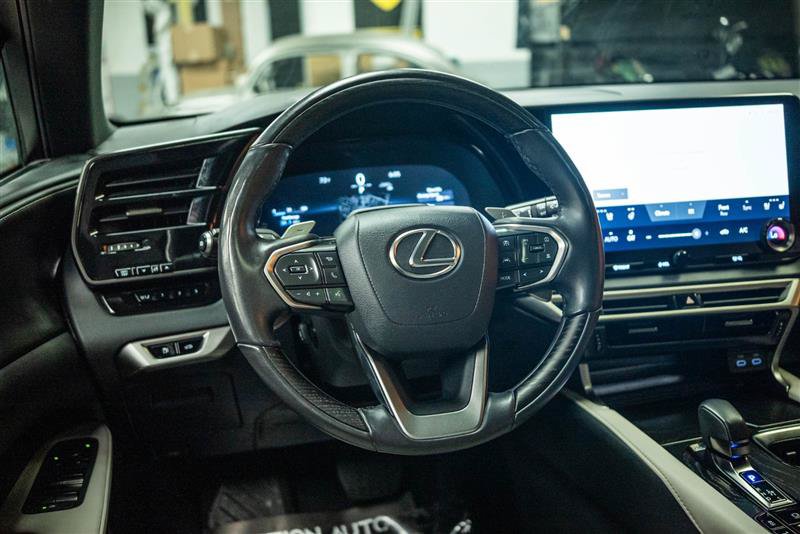 Used 2025 Lexus RX 350h w/ Convenience Package AWD/4WD image 16