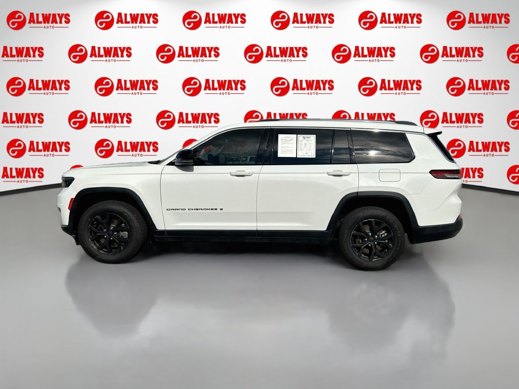 Used 2023 Jeep Grand Cherokee L Limited AWD/4WD image 9