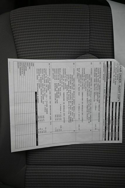 Used 2023 Toyota Highlander LE image 6