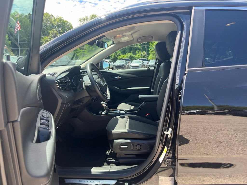 Used 2023 Buick Encore GX Select FWD image 19