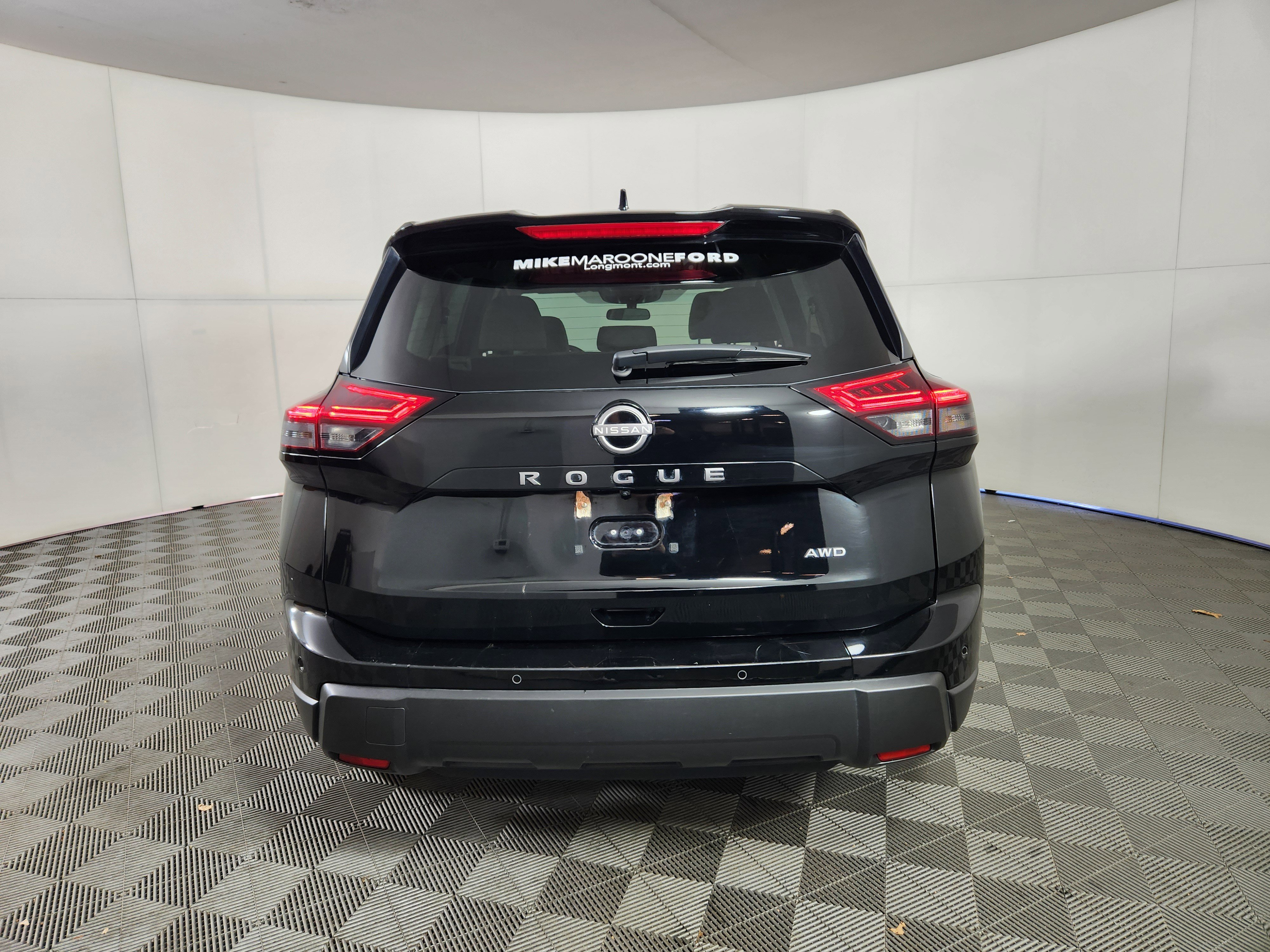 Used 2025 Nissan Rogue SV image 6