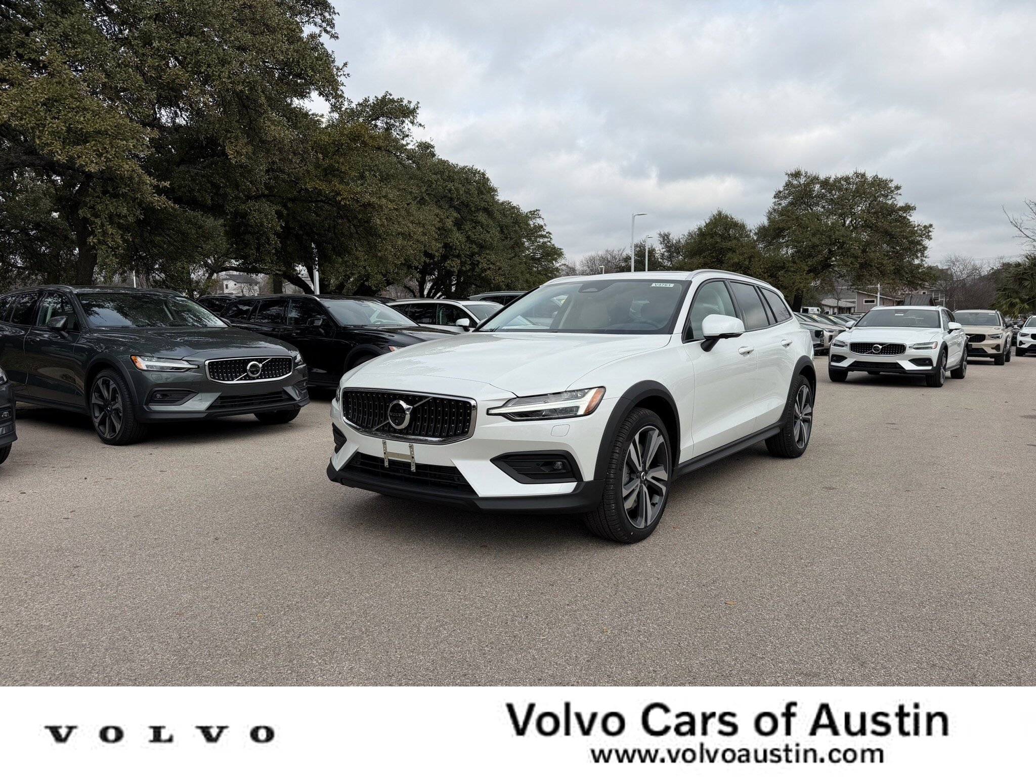 New 2026 Volvo V60 B5 Cross Country Plus w/ Protection Package Premier AWD/4WD video 1