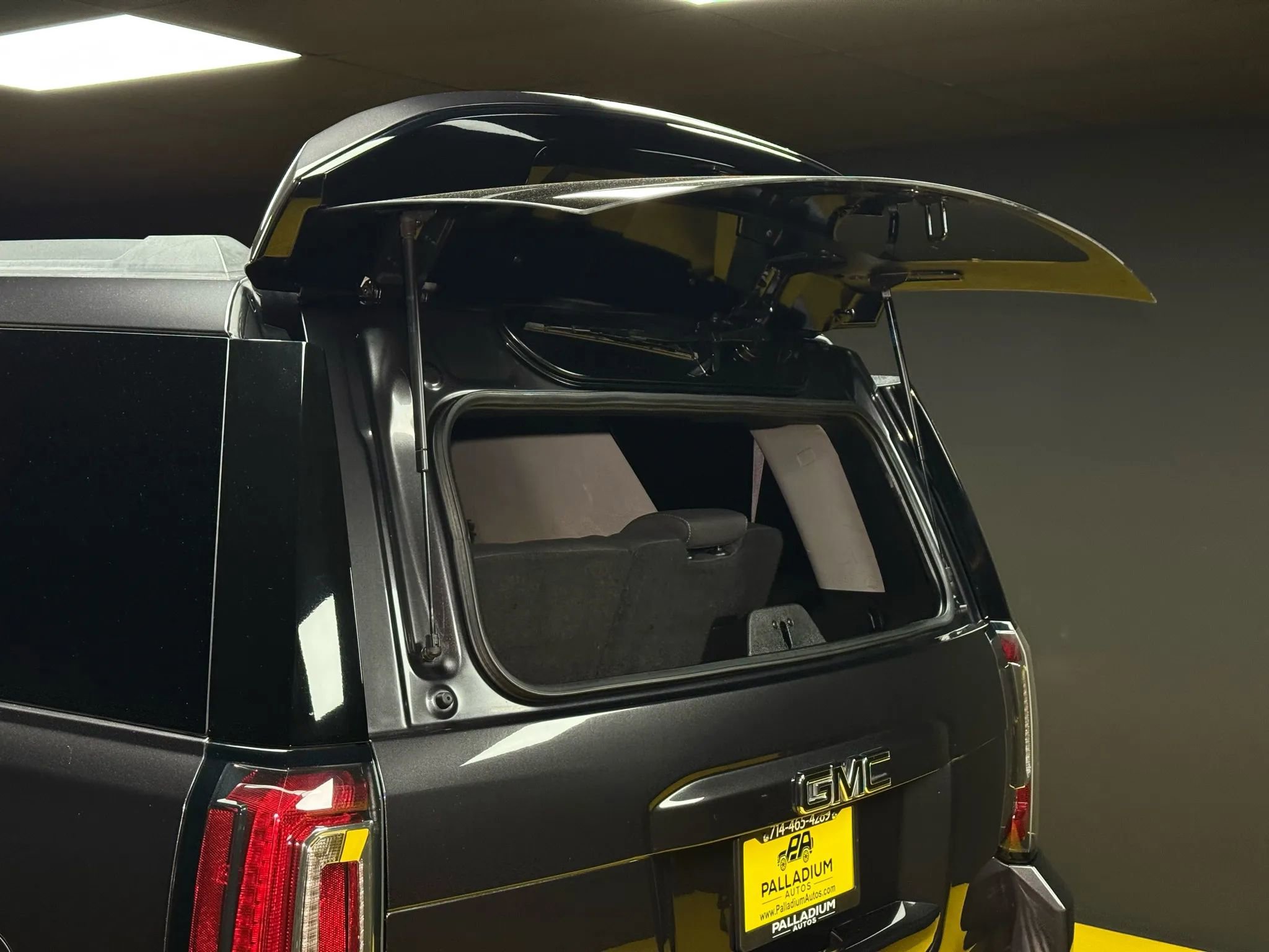 Used 2016 GMC Yukon SLE w/ HD Trailering Package image 14