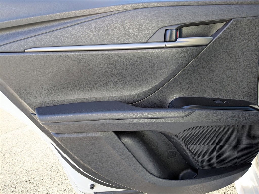 Used 2025 Toyota Camry SE image 24