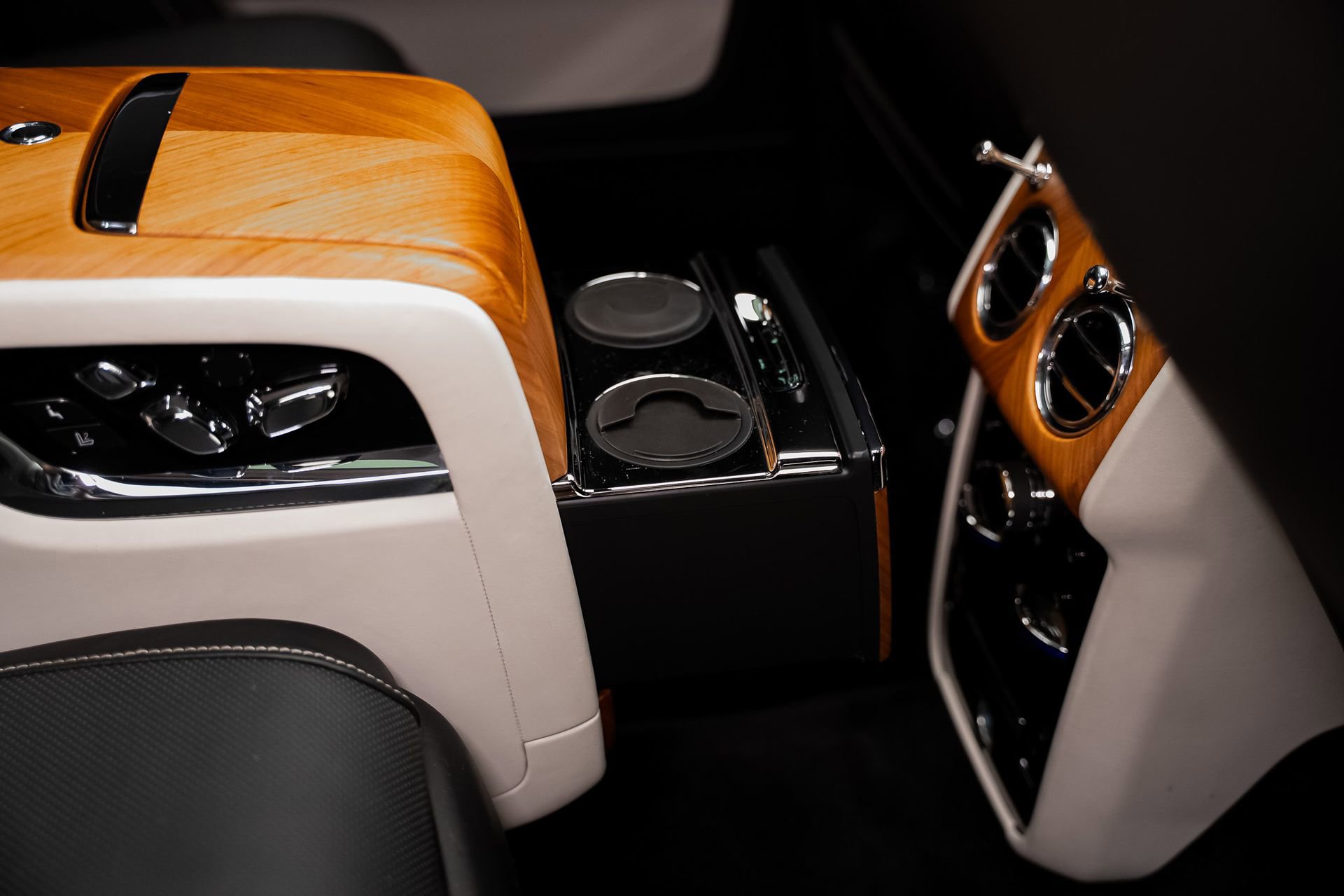 Used 2019 Rolls-Royce Cullinan AWD/4WD image 78