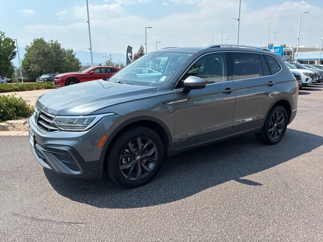 Used 2023 Volkswagen Tiguan SE w/ Panoramic Sunroof Package AWD/4WD image 3