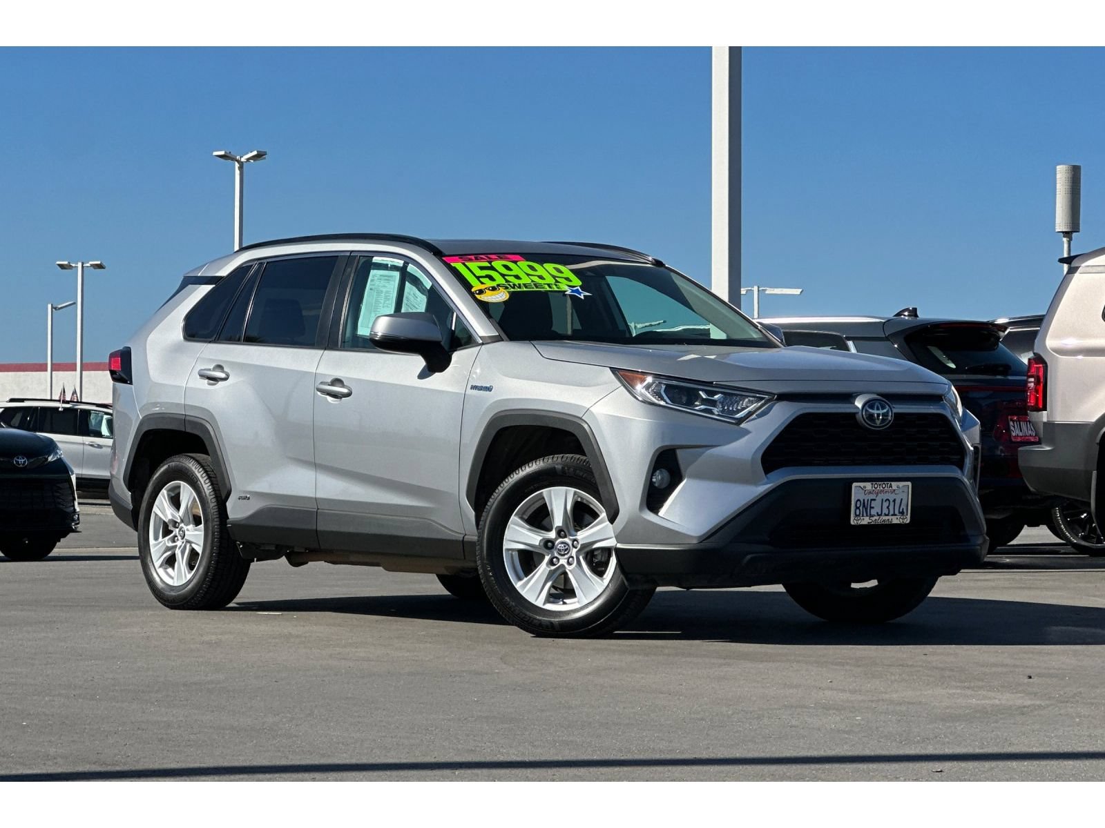 Used 2020 Toyota RAV4 XLE w/ Convenience Package AWD/4WD image 2