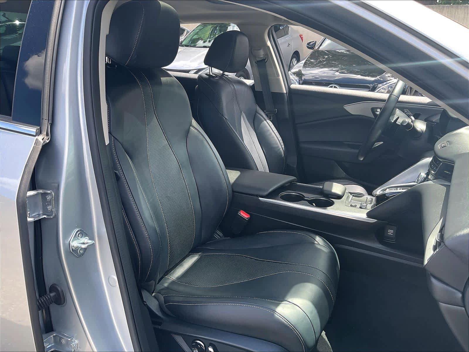Used 2023 Acura TLX w/ Technology Package FWD image 9