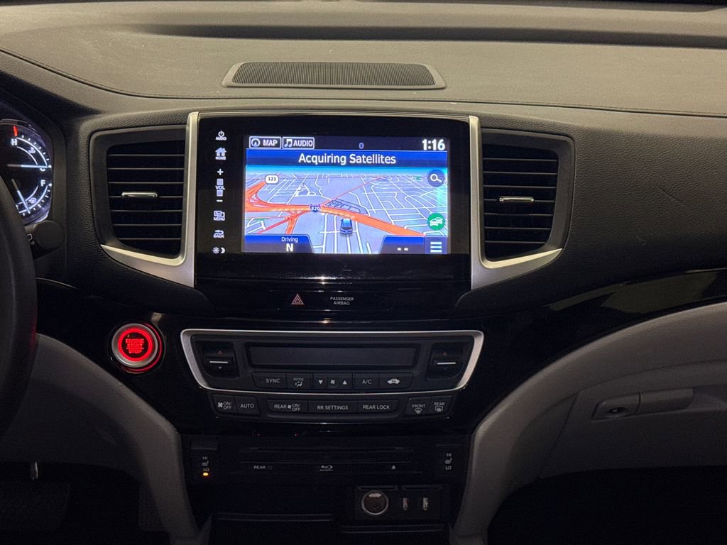 Used 2018 Honda Pilot Touring image 16