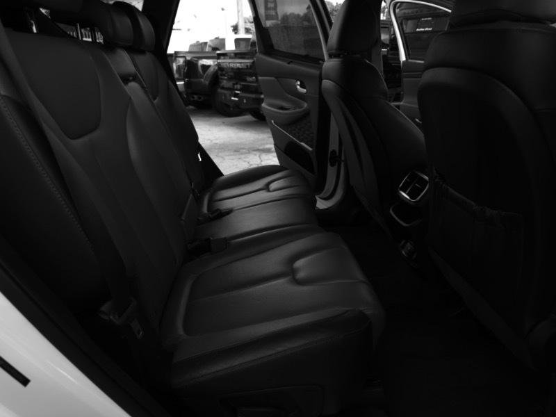 Used 2019 Hyundai Santa Fe AWD image 16