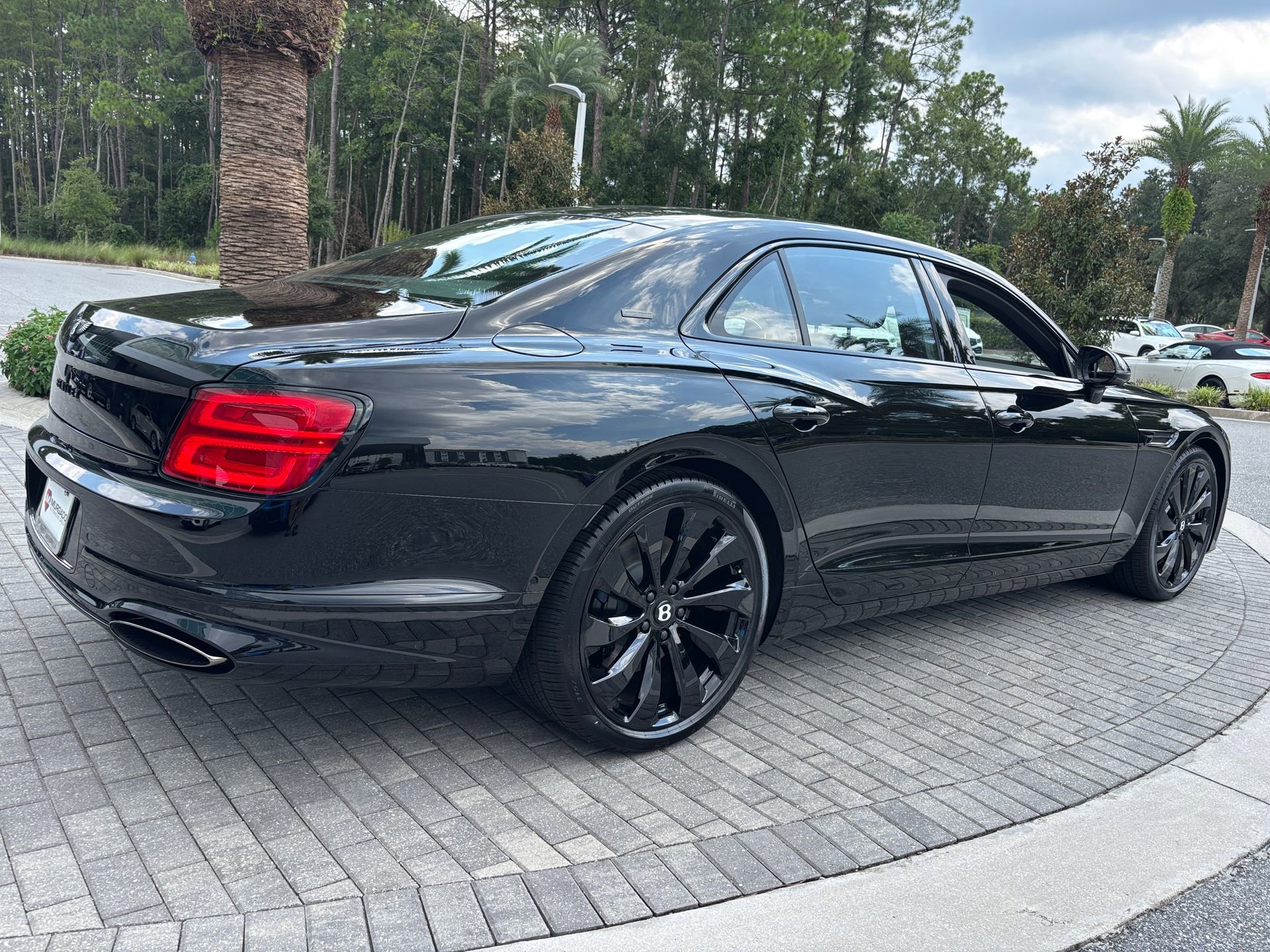 New 2025 Bentley Flying Spur Plug-In Hybrid image 25