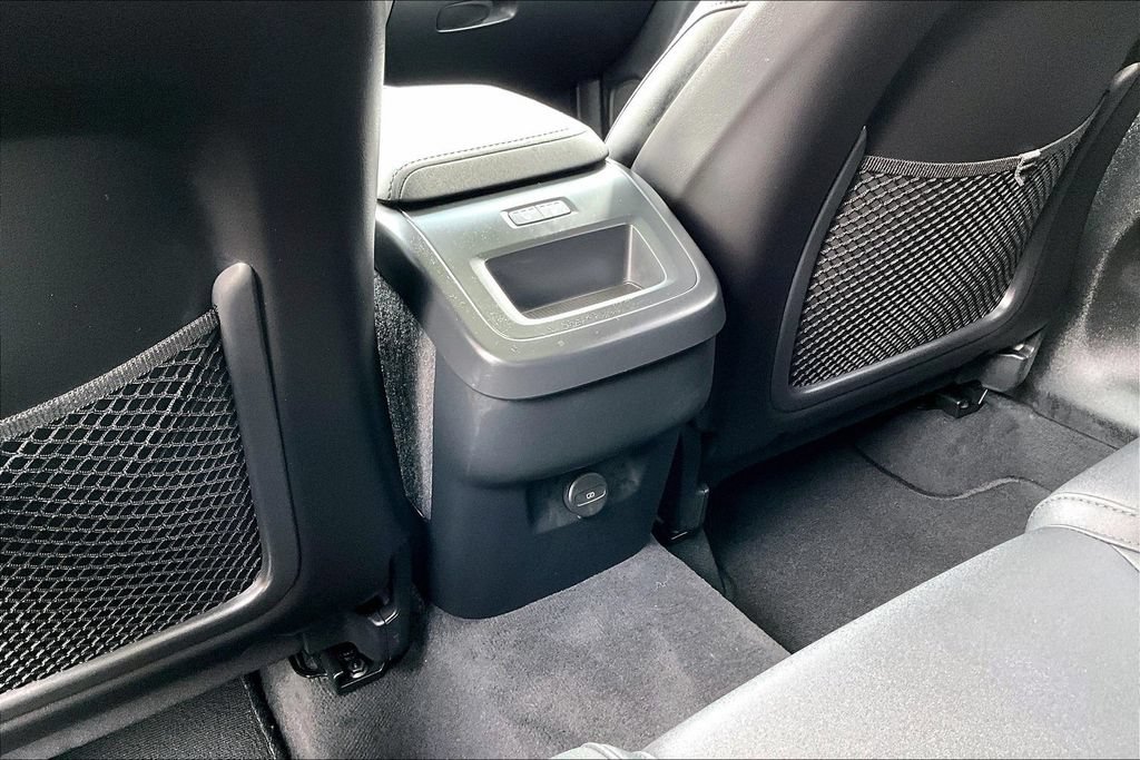 Certified 2026 Volvo XC60 B5 Plus AWD/4WD image 31
