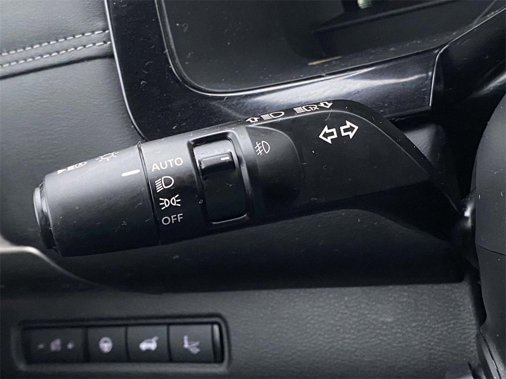 Used 2024 Nissan Pathfinder Platinum w/ Cargo Package image 21