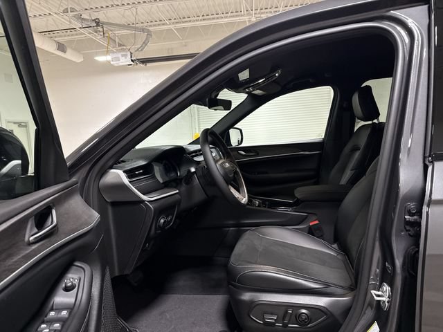 New 2026 Jeep Grand Cherokee Altitude AWD/4WD image 20