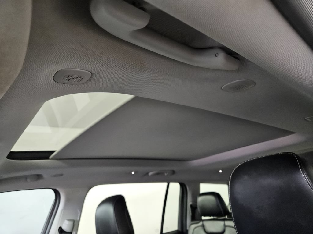 Used 2021 Jeep Grand Cherokee L Limited RWD image 20