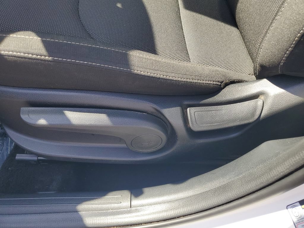 Used 2023 Kia Forte LXS FWD image 7