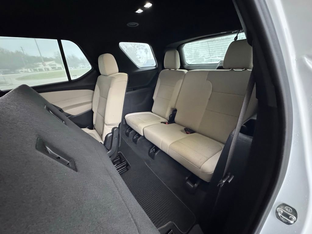 Used 2022 Chevrolet Traverse LS image 21