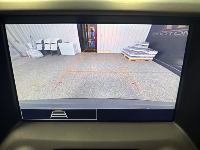 Used 2023 GMC Acadia SLE w/ Driver Convenience Package image 10