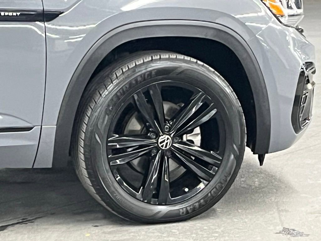 Used 2023 Volkswagen Atlas Cross Sport SEL R-Line image 41