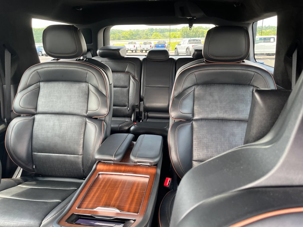 Used 2025 Lincoln Navigator Black Label AWD/4WD image 13