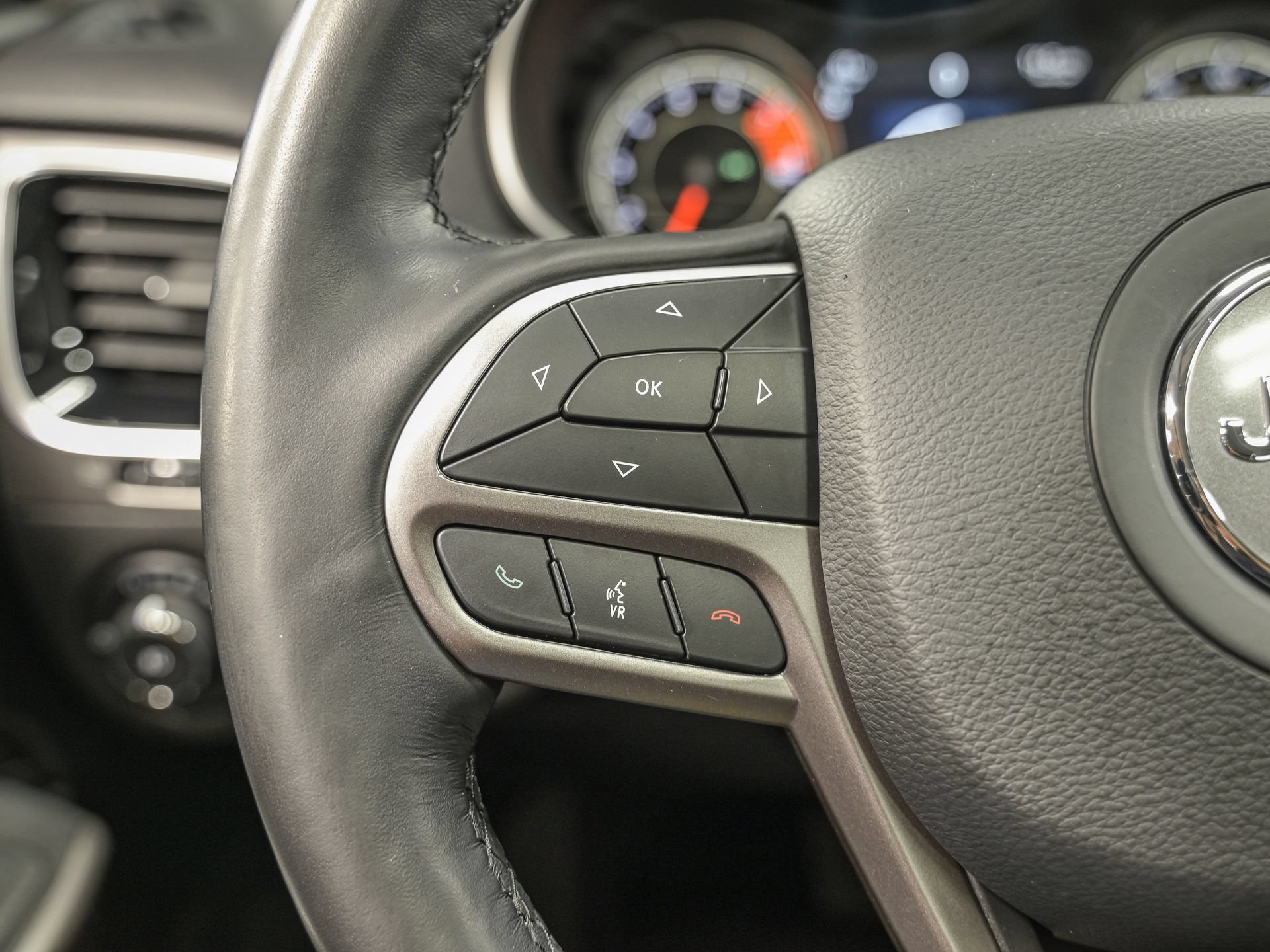 Used 2021 Jeep Cherokee Limited AWD/4WD image 19