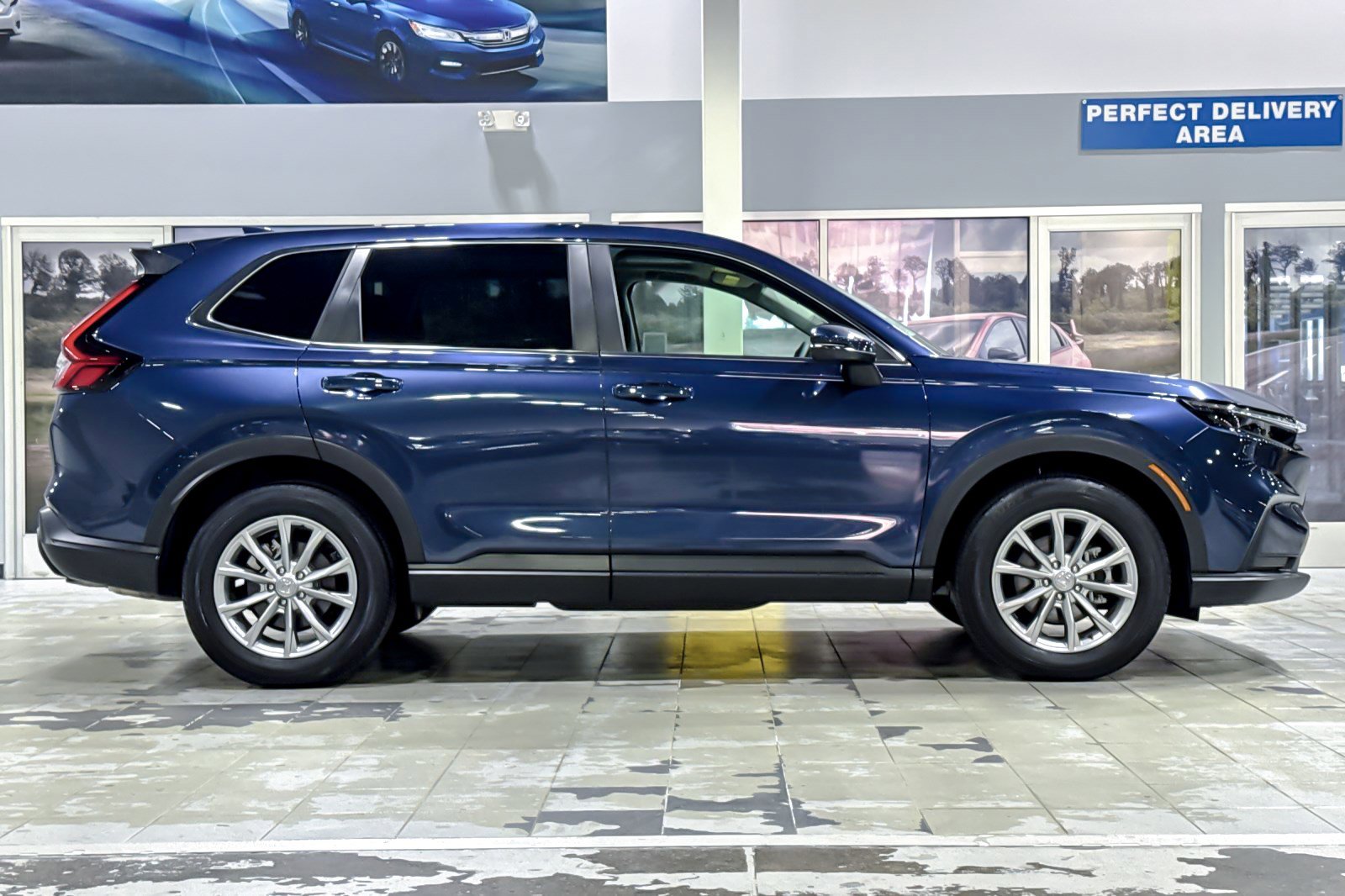 Used 2025 Honda CR-V EX image 7