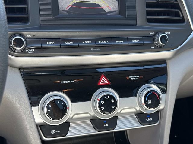 Used 2019 Hyundai Elantra SE FWD image 21