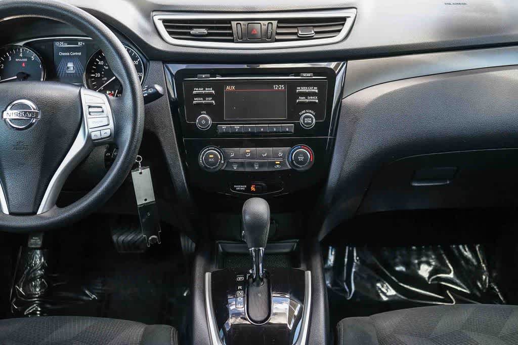 Used 2016 Nissan Rogue S FWD image 13