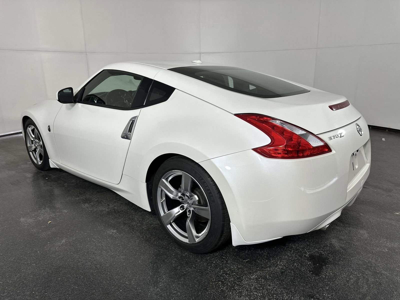Used 2009 Nissan 370Z Touring RWD image 6