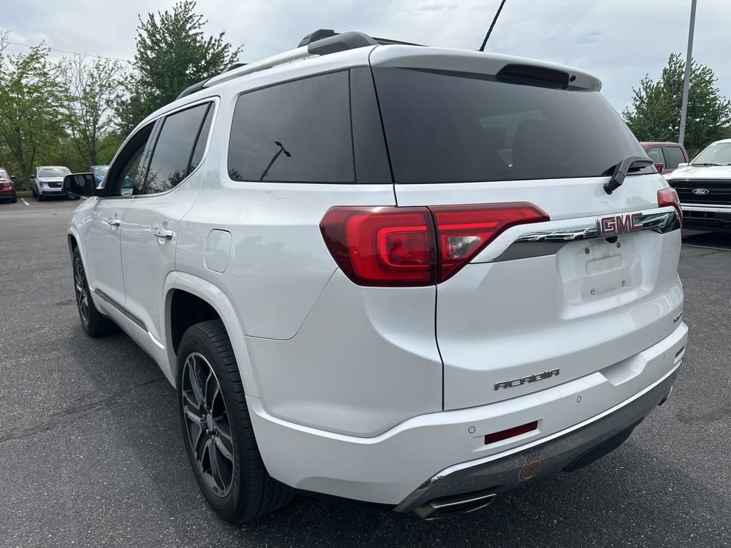 Used 2017 GMC Acadia Denali w/ Technology Package AWD/4WD image 4