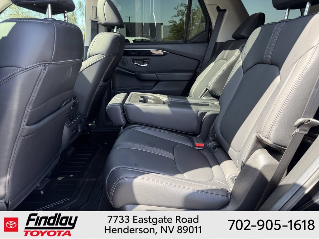 Used 2025 Honda Pilot Touring image 7