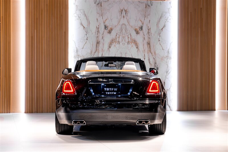 Used 2016 Rolls-Royce Dawn RWD image 7