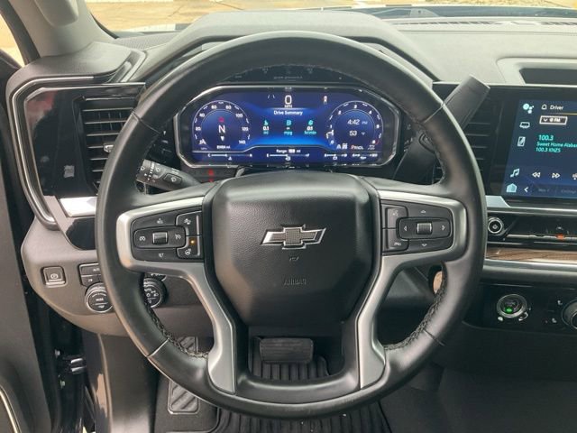 Used 2024 Chevrolet Silverado 1500 RST AWD/4WD image 9